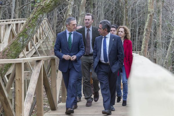 Inauguración pasarela bosque de secuoyas Cabezón de la Sal