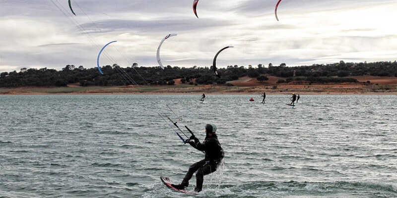 Kite surf pantano del Ebro