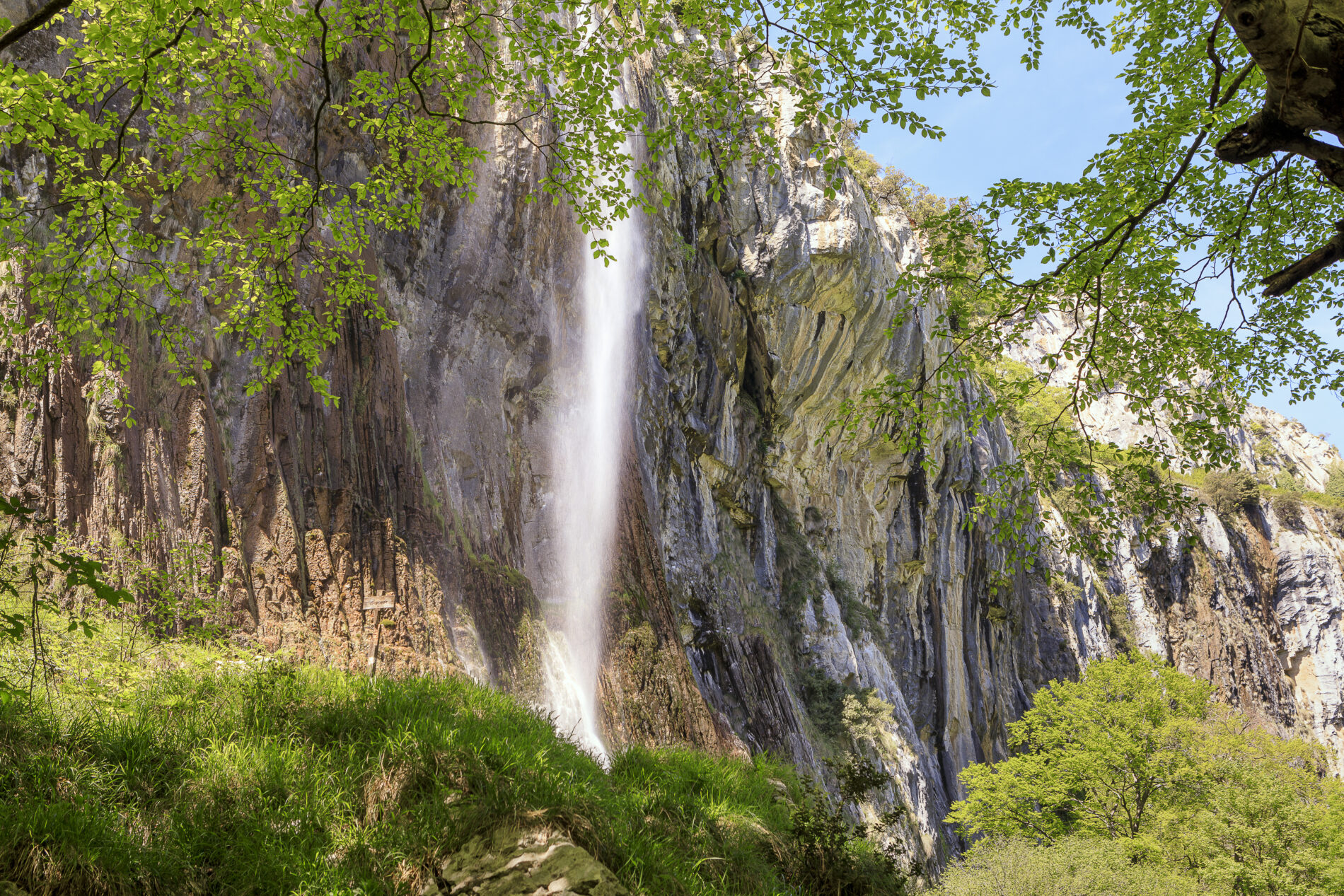 Cascada del Asón Cascada del Asón