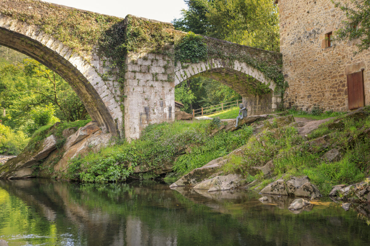 Escultura del Hombre Pez, Puente Mayor, Liérganes